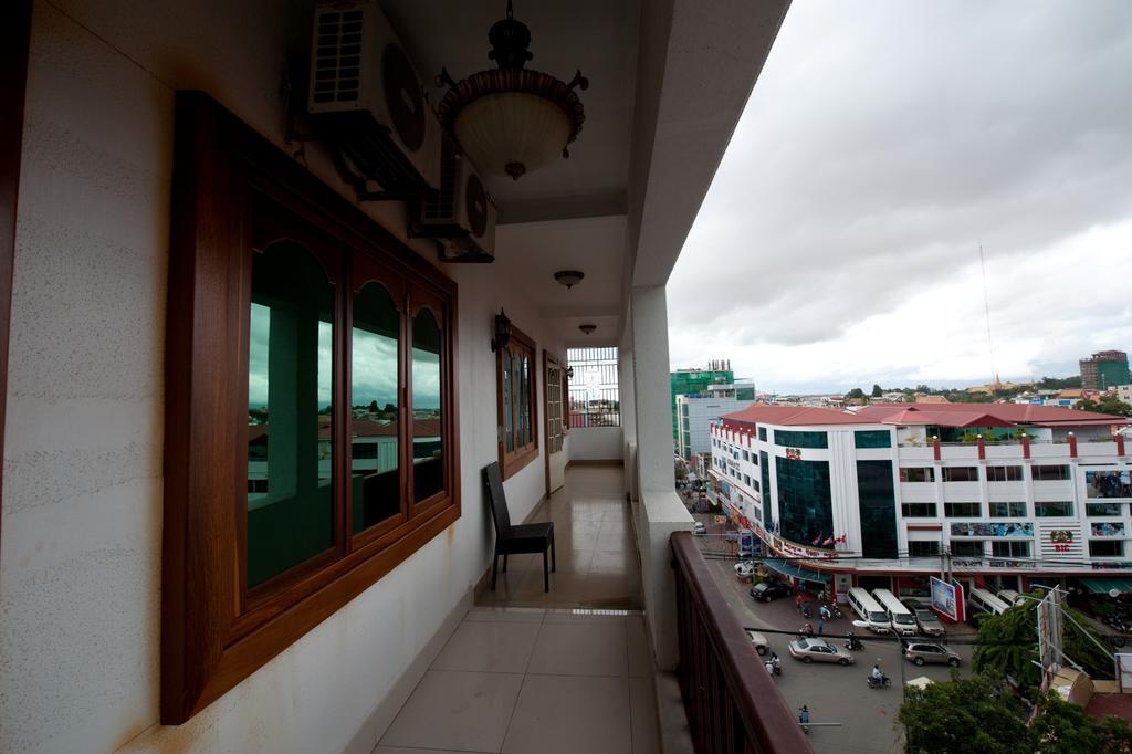 Wei Si Deng Hotel & Restaurant Phnom Penh Exterior foto