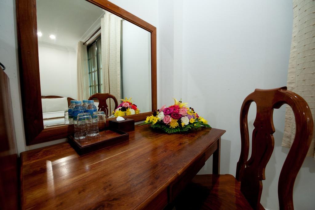 Wei Si Deng Hotel & Restaurant Phnom Penh Exterior foto