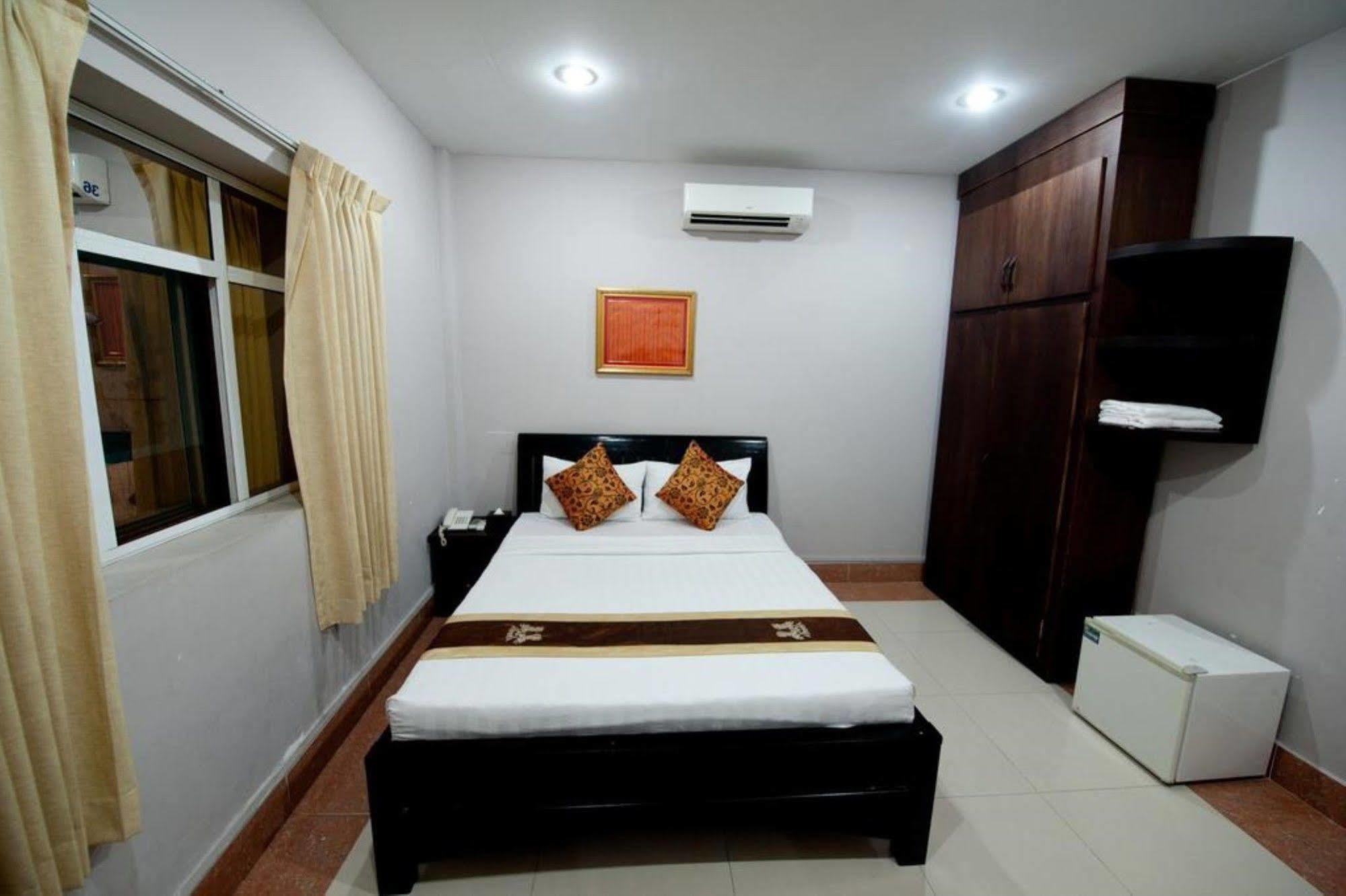 Wei Si Deng Hotel & Restaurant Phnom Penh Exterior foto